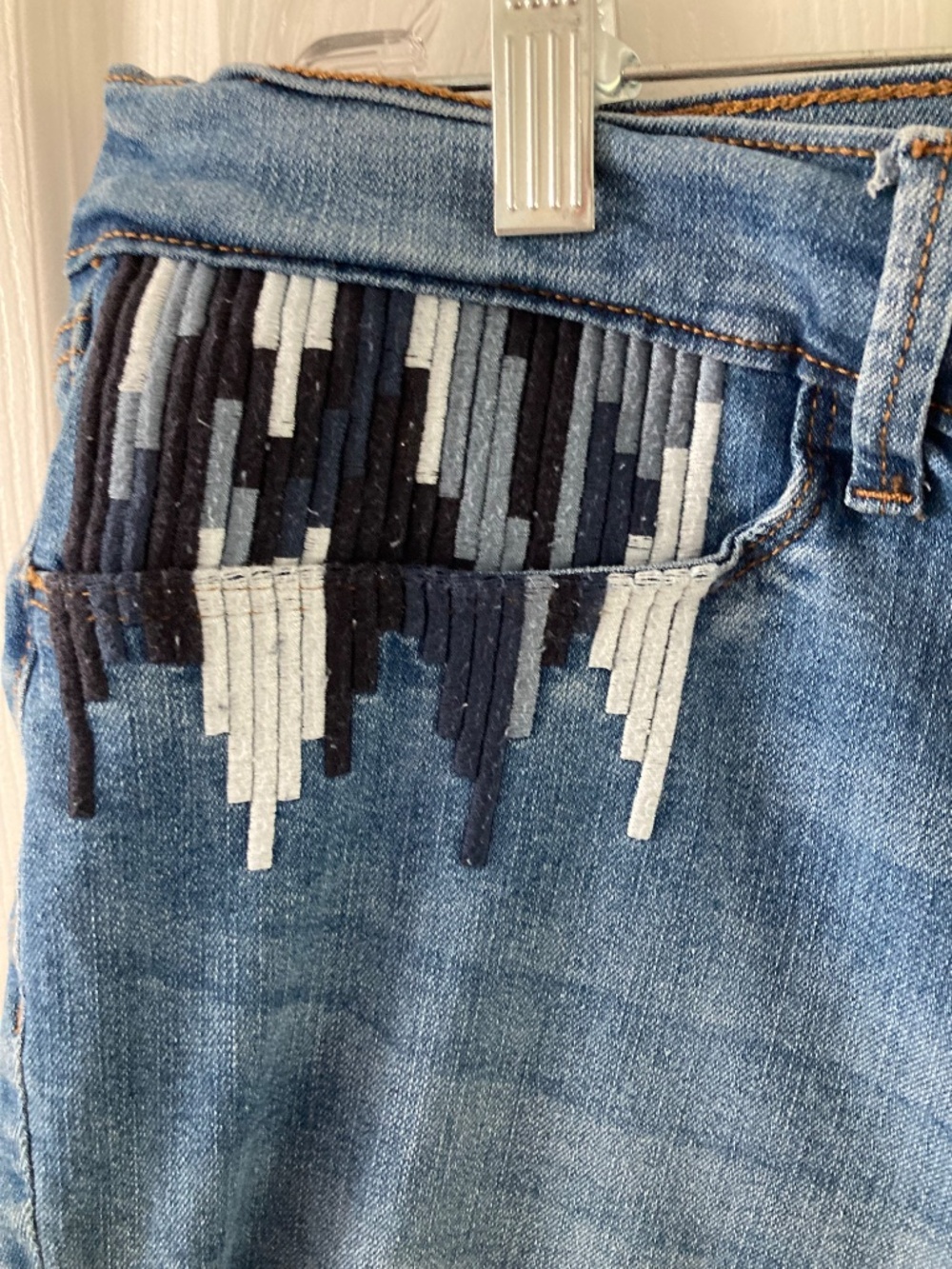 Jessica Simpson Jeans - Picture 3 of 5